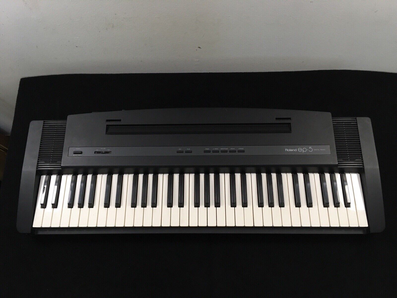 Roland Ep-5 Digital Piano 61 Keys  ( Tested & Working ) Power Cord Not Included